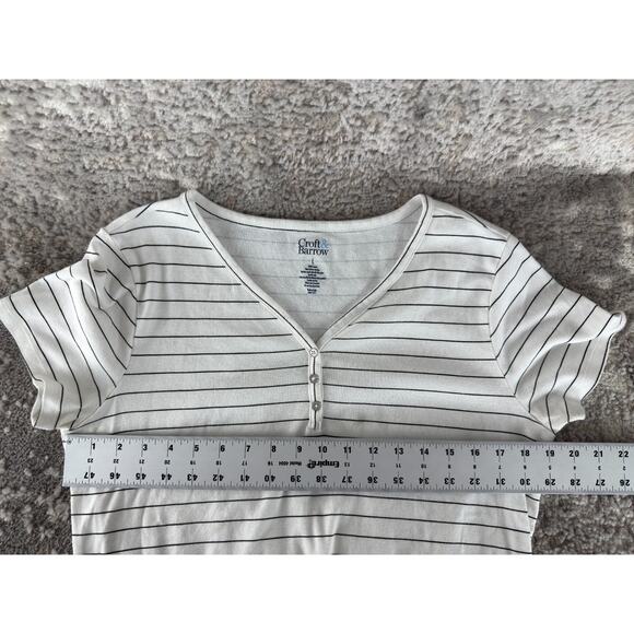 Croft Barrow Size L Striped V Neck Minimalist Casual Top White Short Sleeve - Picture 4 of 6